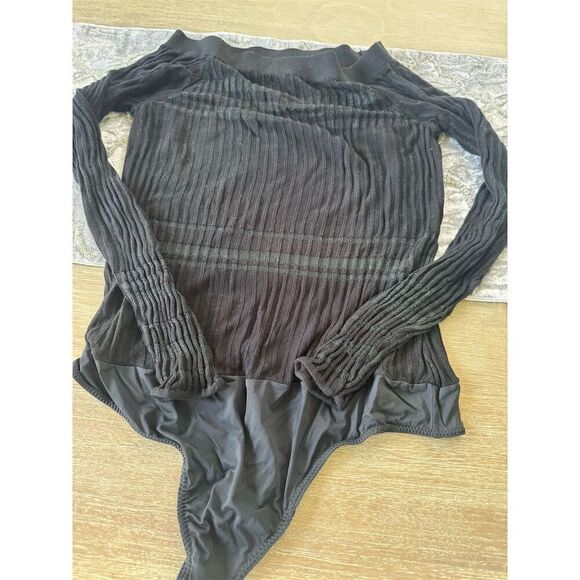 INTERMIX Women's Black Sheer Knit Bodysuit Size L Off-Shoulder Top - Picture 6 of 7
